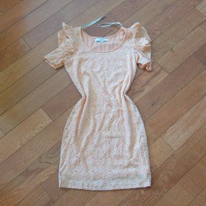 Forever 21 XXI Peach Lace Overlay Cinderella Elegant Cocktail Dress Size Small